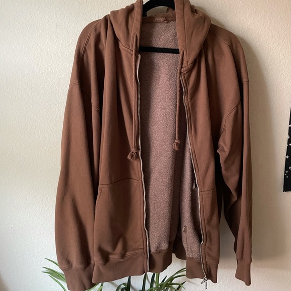 Brandy Melville Christy Hoodie - Picture 2 of 4